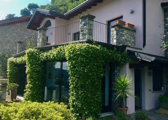 Lovely Cascina. Stunning Lake Views & Sun Deck